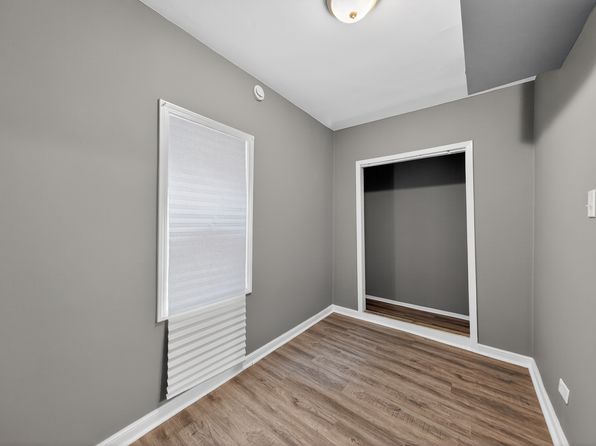 8428 S Escanaba Ave Unit 2