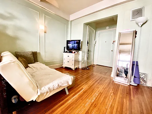 Rented by Voro NYC | media 30