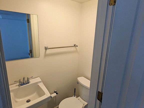 4th image of 1715 Fox Way