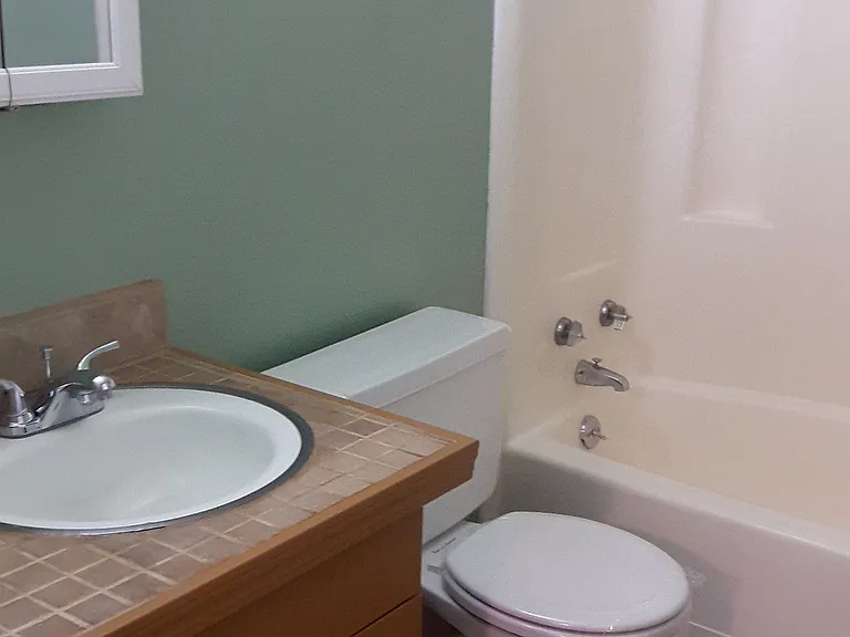 Aspen Circle Apartments — Photo 9