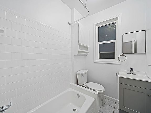 4th image of 1290 Jackson St #1
