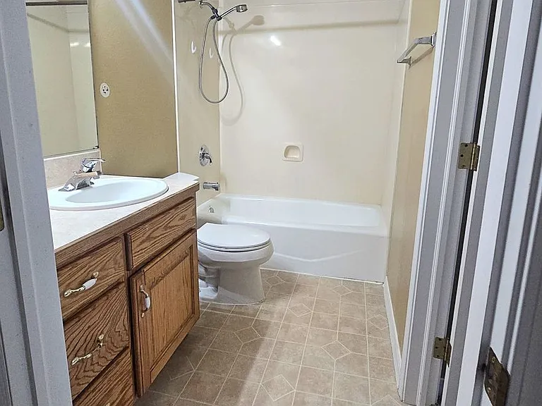 149 Leesburg Ln — Photo 16