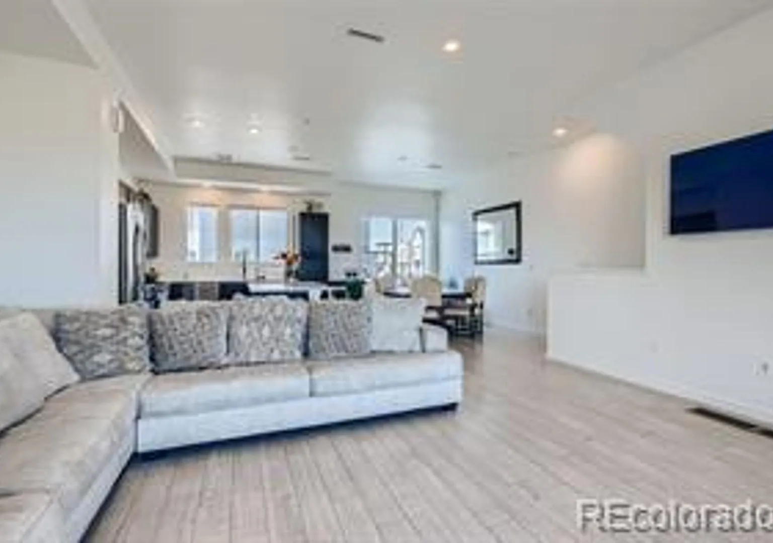 Recently Built Townhome in Hot Midtown! — Photo 4