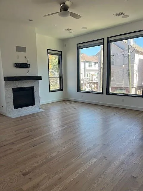 3 bed, 3.5 bath, 3213 sqft, $5,000 — Photo 4