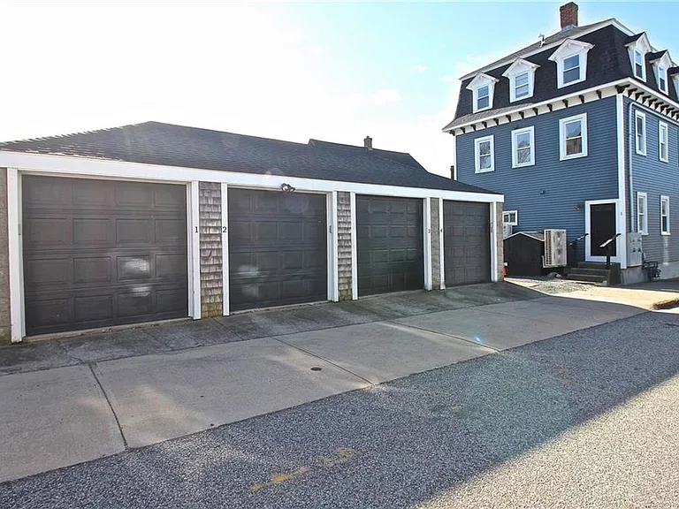 668 Thames St #2 — Photo 39