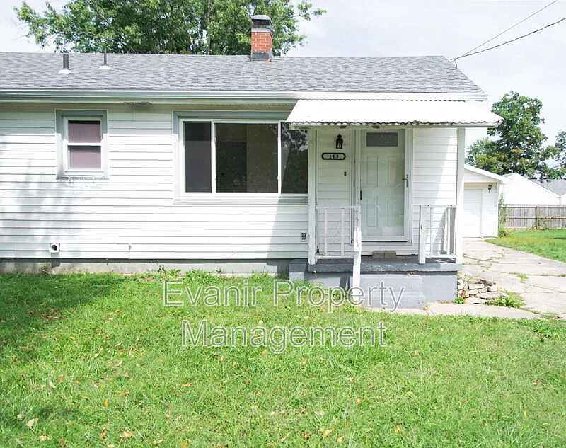 3 bed, 1.0 bath, 864 sqft, $1,390 — Photo 3