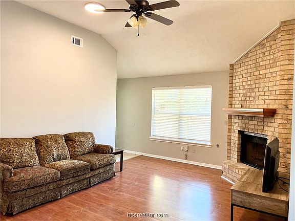 5th image of 3405 Dallis Dr