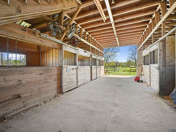 4th image of 41082 Millie Rd