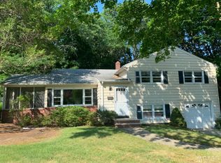 1 Center Ln, East Brunswick, NJ 08816