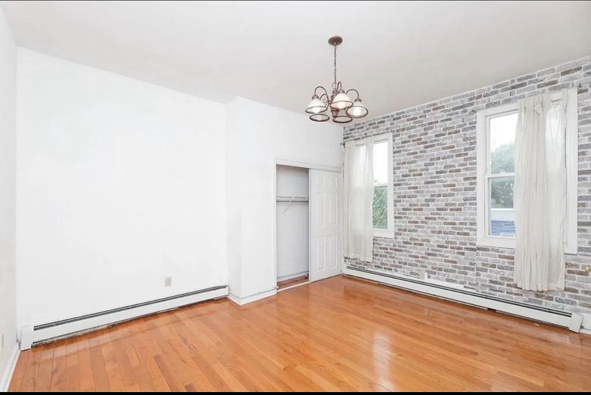 3 bed, 1000 sqft, $2,350 — Photo 4