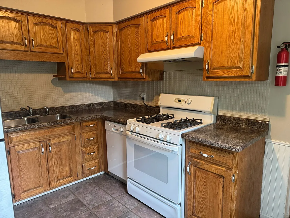 3318 Carolina Avenue - 1 — Photo 4