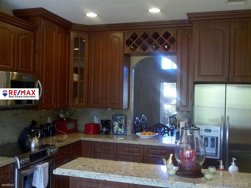 1st image of 340 SW 190th Ave