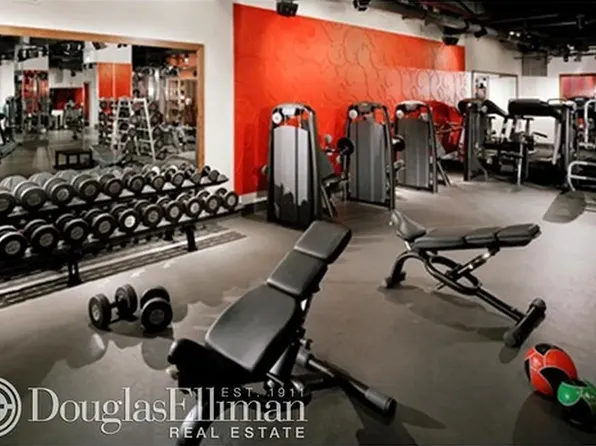 88 Greenwich Street image 11 of 18