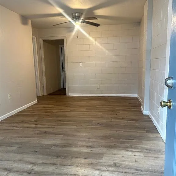 657 NE Waldo Rd — Photo 2