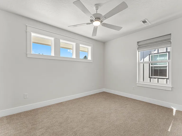4835 N Mitchell St — Photo 26