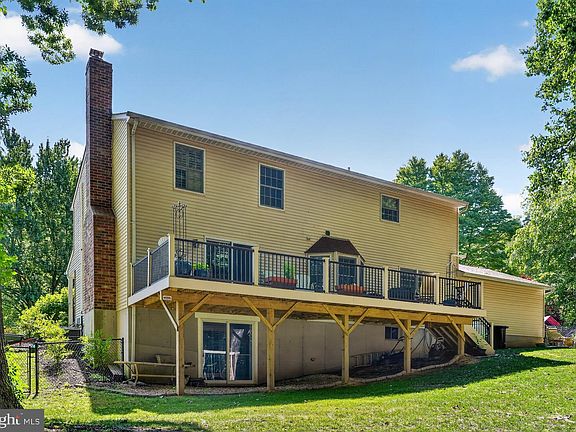 4th image of 6310 Westmont Ct