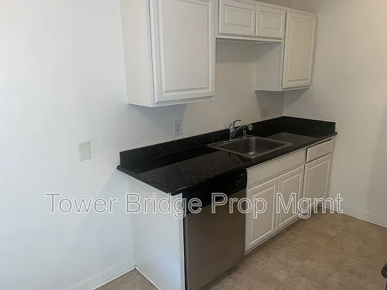 2210 26th St #1 — Photo 6