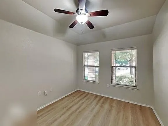 5833 Zachary Scott St — Photo 16