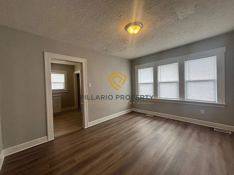 2815 Brookside Ave — Photo 9