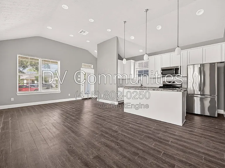 1204 3rd St — Photo 17
