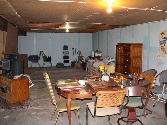 5th image of 1609 W 2nd St