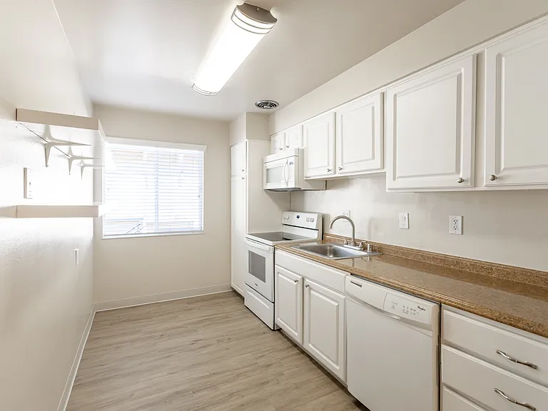 1515 The Glens Apartments — Photo 20