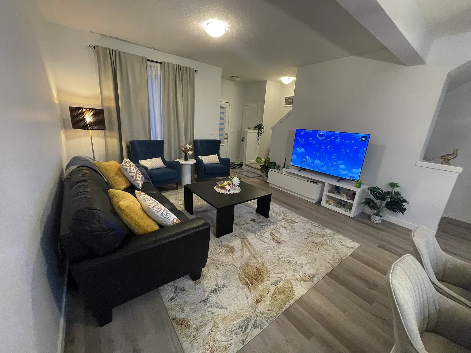 4 bed, 2.5 bath, 1500 sqft, $2,300 — Photo 4