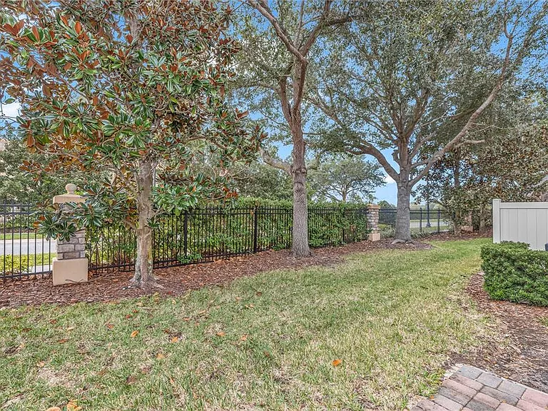 10345 Belfry Cir — Photo 23