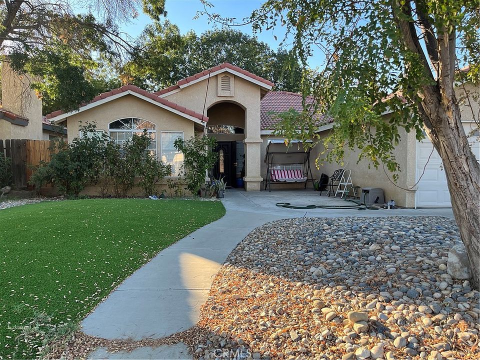 2nd image of 740 Hazelhurst Way