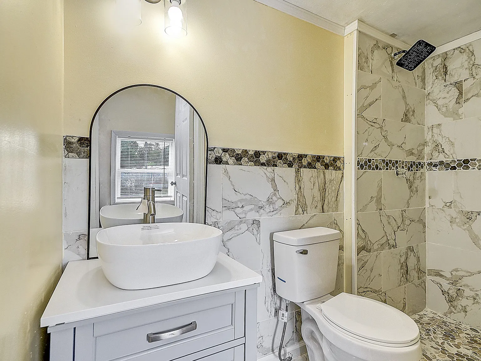 3 bed, 1080 sqft, $1,800 — Photo 3