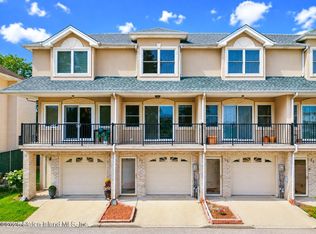 27 Crestwater Ct, Staten Island, NY 10305
