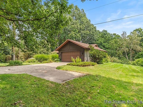 2nd image of 128 Collindale Ave NW