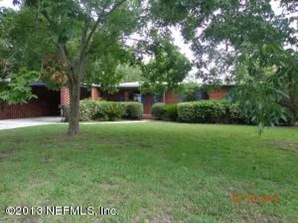 5866 Lake Lucina Dr S, Jacksonville, FL 32211