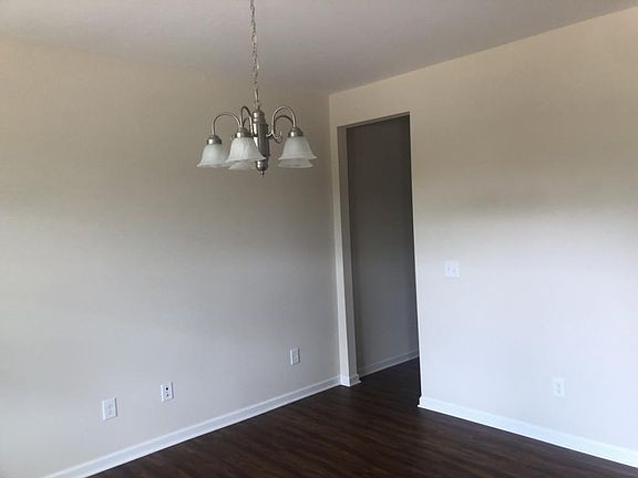 2nd image of 2882 Bingham Dr