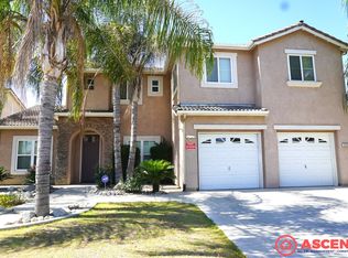 2226 Via Tuscania Ave, Delano, CA 93215