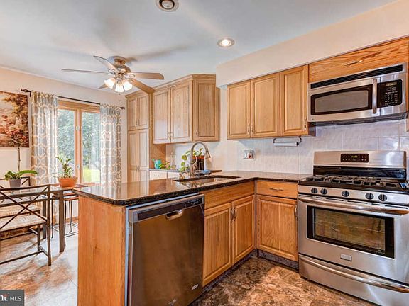 5th image of 8816 Ridge Ave APT 22