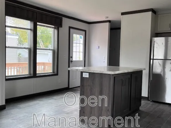 2301 SW Oralabor Rd, Ankeny, IA