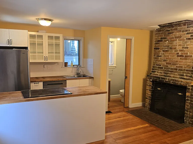 7 Cottage St — Photo 6
