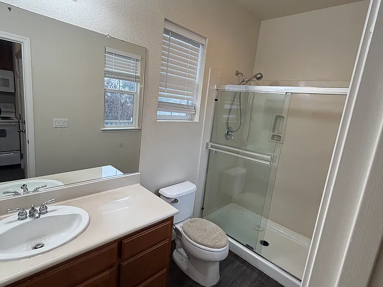 540 Sullivan Way — Photo 3