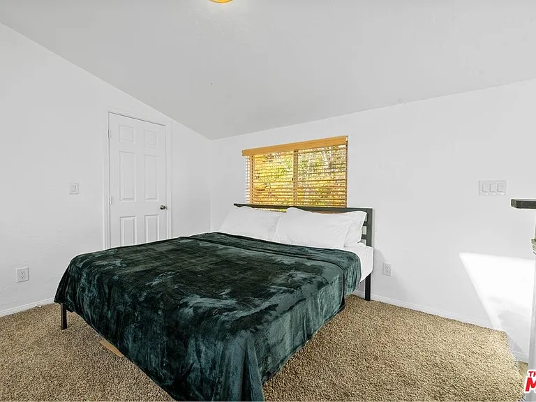 993 Cameron Dr — Photo 21