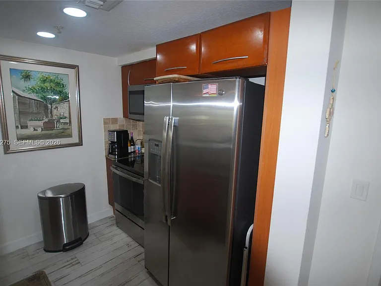 511 Lucerne Ave #306 — Photo 10
