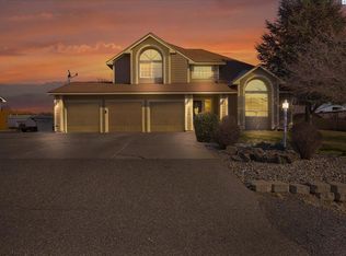 2936 Lorayne J Blvd, Kennewick, WA 99338