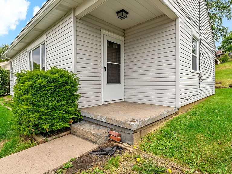 1330 Beverly Rd — Photo 2