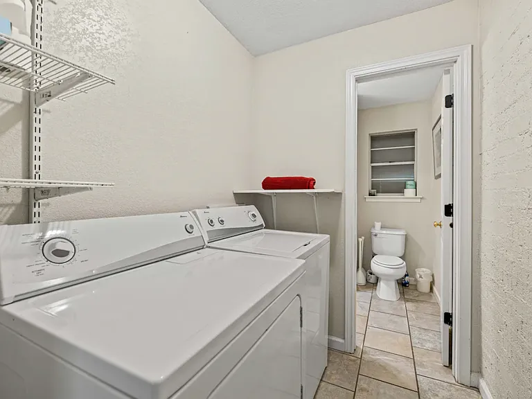 2719 Sharpview Ln — Photo 13