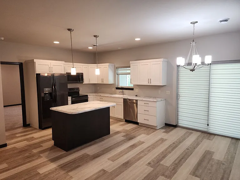 4515 S Dubuque Ave — Photo 2