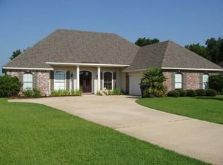 1803 Castlewood Dr, Bossier City, LA 71111