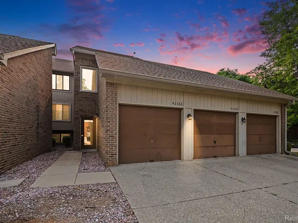 42366 Lochmoor St, Clinton Township, MI 48038