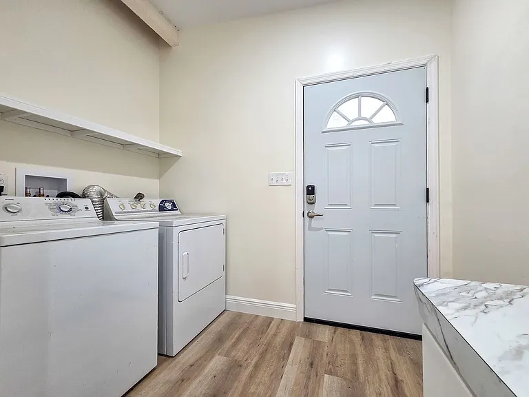 3702 NW 22nd Pl — Photo 28