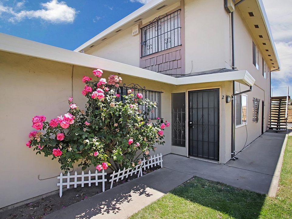 1st image of 502 Caribrook Way APT 1