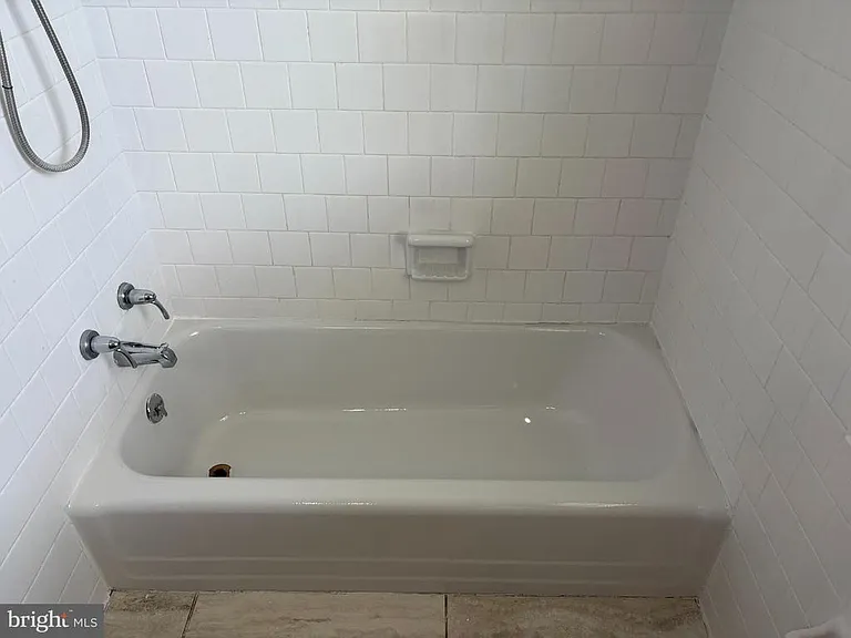 1543 Cottage Ln — Photo 25